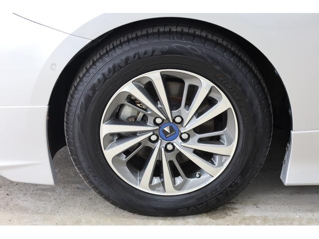 プリウスＰＨＶ Ａ　後期型　５人乗り　寒冷地仕様　モデリスタフルエアロ　改良後セーフティセンス　純正９型ＳＤナビ　全方位カメラ　ＩＣＳ　ＢＳＭ　禁煙車　モデリスタ１５インチＡＷ　ＡＣ１５００Ｗ　置くだけ充電　パワーシート（14枚目）