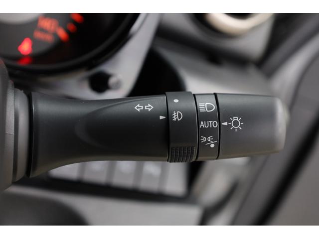 ジムニー ＸＣ　登録済未使用車　４ＷＤ　デュアルセンサーブレーキサポート　５速ＭＴ＆トランスファー　障害物ソナー　ヒート付ミラー　スマートキー＆プッシュスタート　純正１６インチＡＷ　シートヒーター　純正フロアマット付（9枚目）