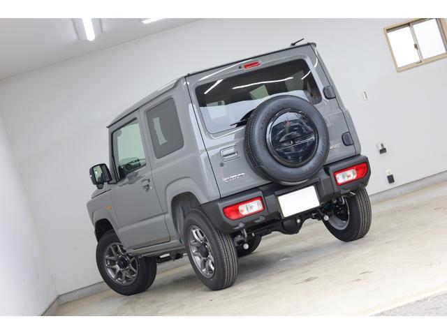 ジムニー ＸＣ　登録済未使用車　４ＷＤ　デュアルセンサーブレーキサポート　５速ＭＴ＆トランスファー　障害物ソナー　ヒート付ミラー　スマートキー＆プッシュスタート　純正１６インチＡＷ　シートヒーター　純正フロアマット付（11枚目）