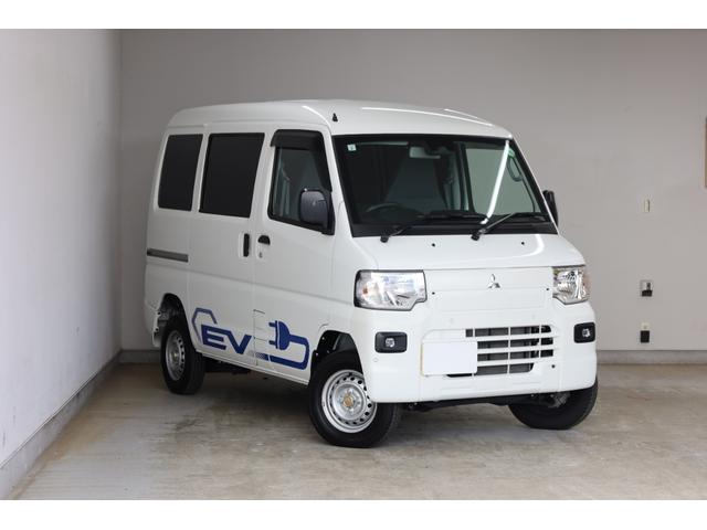 ミニキャブＥＶ ＣＤ　２０．０ｋＷｈ　２シーター　Ｕ６９モデル　ワンオーナー　残存率測定　ｅ－Ａｓｓｉｓｔ　リヤパーキングセンサー　普通・急速充電　キーレスキー　禁煙車　全席シートヒーター　オートライト　パワーウインドウ　ＡＣ１５００Ｗ　純正マット（2枚目）