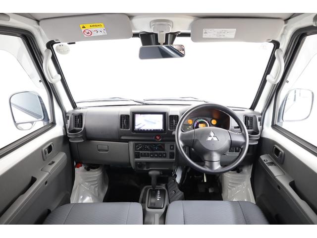 ミニキャブＥＶ ＣＤ　２０．０ｋＷｈ　２シーター　Ｕ６９モデル　ワンオーナー　残存率測定　ｅ－Ａｓｓｉｓｔ　リヤパーキングセンサー　普通・急速充電　キーレスキー　禁煙車　全席シートヒーター　オートライト　パワーウインドウ　ＡＣ１５００Ｗ　純正マット（4枚目）