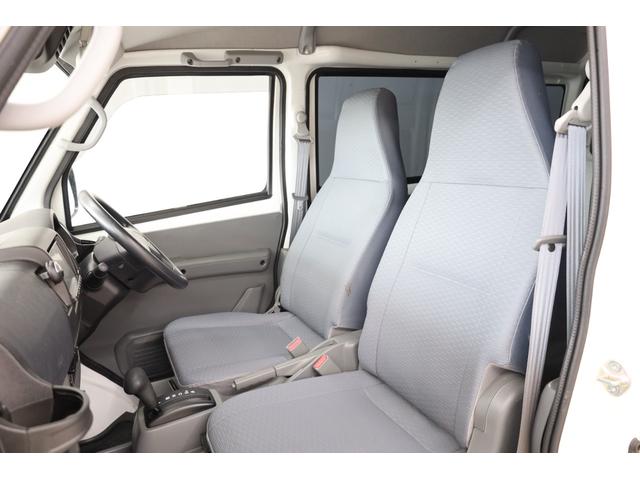 ミニキャブＥＶ ＣＤ　２０．０ｋＷｈ　２シーター　Ｕ６９モデル　ワンオーナー　残存率測定　ｅ－Ａｓｓｉｓｔ　リヤパーキングセンサー　普通・急速充電　キーレスキー　禁煙車　全席シートヒーター　オートライト　パワーウインドウ　ＡＣ１５００Ｗ　純正マット（18枚目）