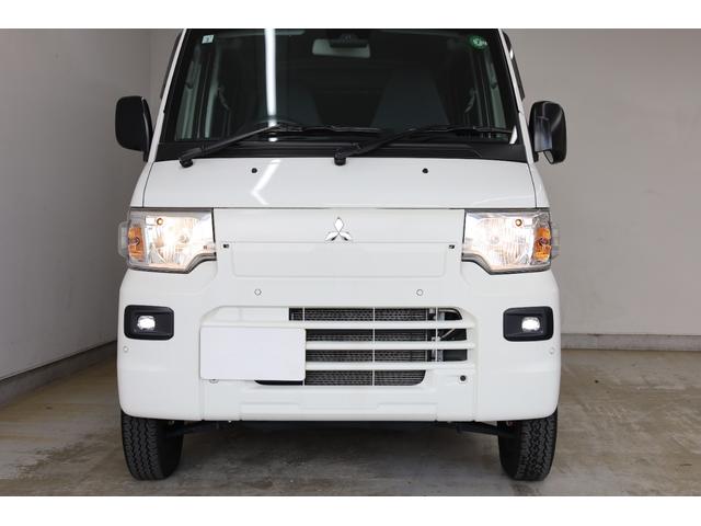 ミニキャブＥＶ ＣＤ　２０．０ｋＷｈ　２シーター　Ｕ６９モデル　ワンオーナー　残存率測定　ｅ－Ａｓｓｉｓｔ　リヤパーキングセンサー　普通・急速充電　キーレスキー　禁煙車　全席シートヒーター　オートライト　パワーウインドウ　ＡＣ１５００Ｗ　純正マット（27枚目）