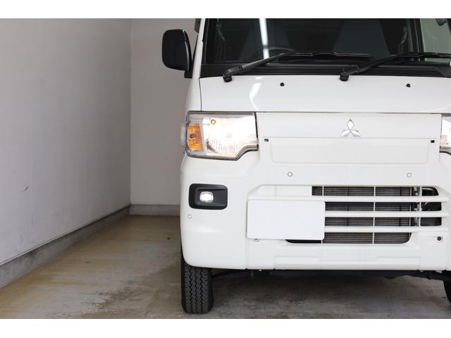 ミニキャブＥＶ ＣＤ　２０．０ｋＷｈ　２シーター　Ｕ６９モデル　ワンオーナー　残存率測定　ｅ－Ａｓｓｉｓｔ　リヤパーキングセンサー　普通・急速充電　キーレスキー　禁煙車　全席シートヒーター　オートライト　パワーウインドウ　ＡＣ１５００Ｗ　純正マット（28枚目）