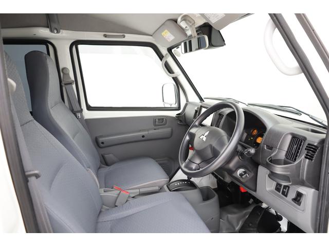 ミニキャブＥＶ ＣＤ　２０．０ｋＷｈ　２シーター　Ｕ６９モデル　ワンオーナー　残存率測定　ｅ－Ａｓｓｉｓｔ　リヤパーキングセンサー　普通・急速充電　キーレスキー　禁煙車　全席シートヒーター　オートライト　パワーウインドウ　ＡＣ１５００Ｗ　純正マット（41枚目）