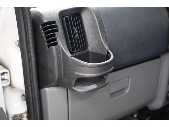 ミニキャブＥＶ ＣＤ　２０．０ｋＷｈ　２シーター　Ｕ６９モデル　ワンオーナー　残存率測定　ｅ－Ａｓｓｉｓｔ　リヤパーキングセンサー　普通・急速充電　キーレスキー　禁煙車　全席シートヒーター　オートライト　パワーウインドウ　ＡＣ１５００Ｗ　純正マット（68枚目）