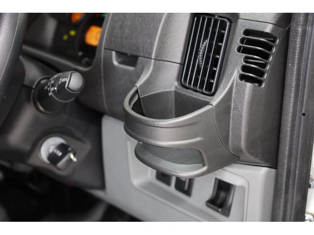 ミニキャブＥＶ ＣＤ　２０．０ｋＷｈ　２シーター　Ｕ６９モデル　ワンオーナー　残存率測定　ｅ－Ａｓｓｉｓｔ　リヤパーキングセンサー　普通・急速充電　キーレスキー　禁煙車　全席シートヒーター　オートライト　パワーウインドウ　ＡＣ１５００Ｗ　純正マット（69枚目）