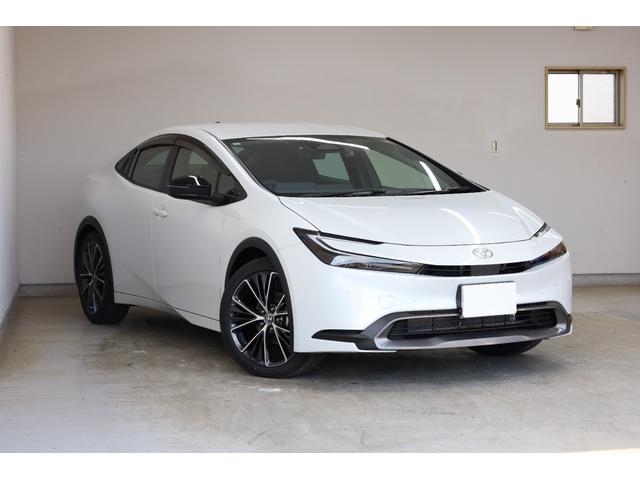 プリウス G 登録済未使用車 純正8インチディスプレイ バックカメラ セーフティセンス インテリジェントクリアランスソナー ブラインドスポットモニター 純正19インチAW シートヒーター AC1500W 電動PKB(2枚目)