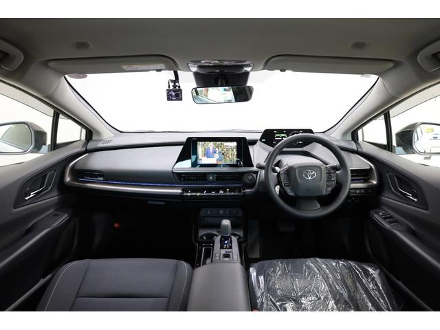 プリウス G 登録済未使用車 純正8インチディスプレイ バックカメラ セーフティセンス インテリジェントクリアランスソナー ブラインドスポットモニター 純正19インチAW シートヒーター AC1500W 電動PKB(4枚目)