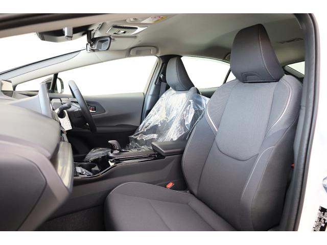 プリウス G 登録済未使用車 純正8インチディスプレイ バックカメラ セーフティセンス インテリジェントクリアランスソナー ブラインドスポットモニター 純正19インチAW シートヒーター AC1500W 電動PKB(17枚目)