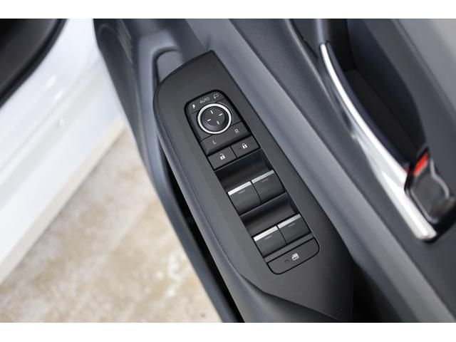 プリウス G 登録済未使用車 純正8インチディスプレイ バックカメラ セーフティセンス インテリジェントクリアランスソナー ブラインドスポットモニター 純正19インチAW シートヒーター AC1500W 電動PKB(66枚目)