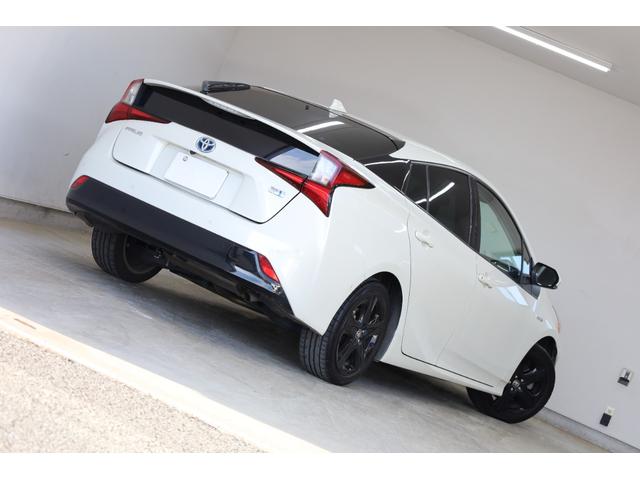 プリウス Ａツーリングセレクション　ユーザー下取車　純正９型ＳＤナビ　ＢＴ接続　バックカメラ　禁煙車　セーフティセンス　インテリジェントクリアランスソナー　純正１７インチツーリングＡＷ　ＢＳＭ　ＨＵＤ　パワーシート　シートヒーター（12枚目）