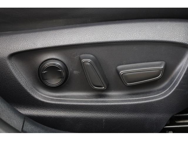 プリウス Ａツーリングセレクション　ユーザー下取車　純正９型ＳＤナビ　ＢＴ接続　バックカメラ　禁煙車　セーフティセンス　インテリジェントクリアランスソナー　純正１７インチツーリングＡＷ　ＢＳＭ　ＨＵＤ　パワーシート　シートヒーター（15枚目）