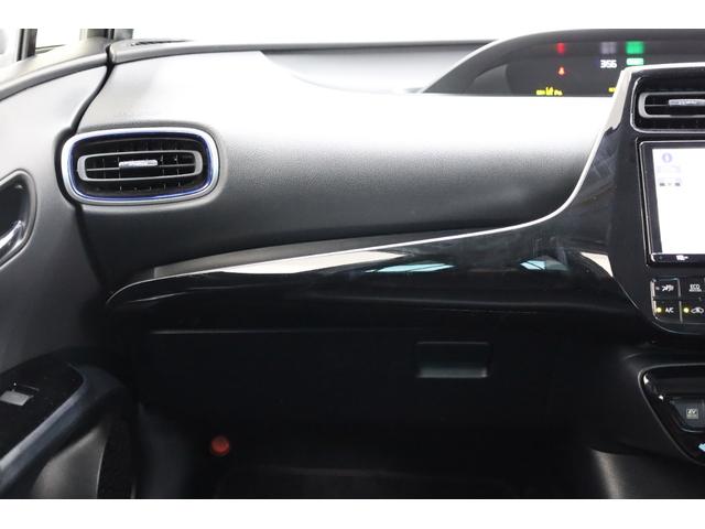 プリウス Ａツーリングセレクション　ユーザー下取車　純正９型ＳＤナビ　ＢＴ接続　バックカメラ　禁煙車　セーフティセンス　インテリジェントクリアランスソナー　純正１７インチツーリングＡＷ　ＢＳＭ　ＨＵＤ　パワーシート　シートヒーター（44枚目）