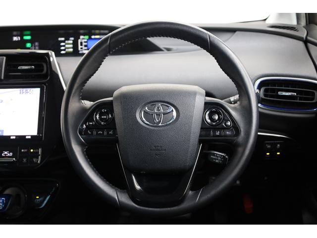 プリウス Ａツーリングセレクション　ユーザー下取車　純正９型ＳＤナビ　ＢＴ接続　バックカメラ　禁煙車　セーフティセンス　インテリジェントクリアランスソナー　純正１７インチツーリングＡＷ　ＢＳＭ　ＨＵＤ　パワーシート　シートヒーター（61枚目）
