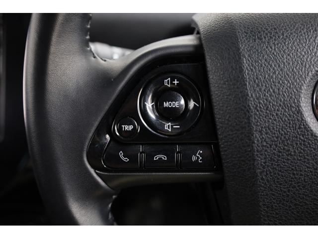 プリウス Ａツーリングセレクション　ユーザー下取車　純正９型ＳＤナビ　ＢＴ接続　バックカメラ　禁煙車　セーフティセンス　インテリジェントクリアランスソナー　純正１７インチツーリングＡＷ　ＢＳＭ　ＨＵＤ　パワーシート　シートヒーター（62枚目）