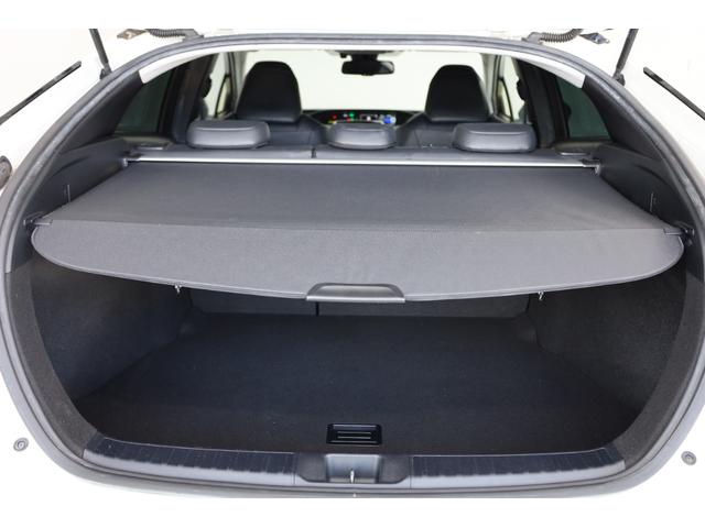 プリウス Ａツーリングセレクション　ユーザー下取車　純正９型ＳＤナビ　ＢＴ接続　バックカメラ　禁煙車　セーフティセンス　インテリジェントクリアランスソナー　純正１７インチツーリングＡＷ　ＢＳＭ　ＨＵＤ　パワーシート　シートヒーター（76枚目）