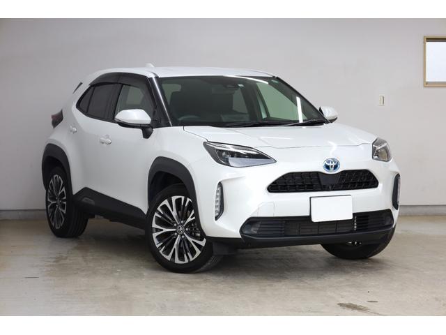 ヤリスクロス ハイブリッドＺ　ユーザー下取車　純正８型ディスプレイ　フルセグＴＶ　全方位カメラ　セーフティセンス　インテリジェントクリアランスソナー　ブラインドスポットモニター　純正１８インチＡＷ　パワーシート　シートヒーター（2枚目）