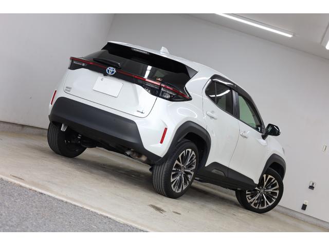 ヤリスクロス ハイブリッドＺ　ユーザー下取車　純正８型ディスプレイ　フルセグＴＶ　全方位カメラ　セーフティセンス　インテリジェントクリアランスソナー　ブラインドスポットモニター　純正１８インチＡＷ　パワーシート　シートヒーター（12枚目）