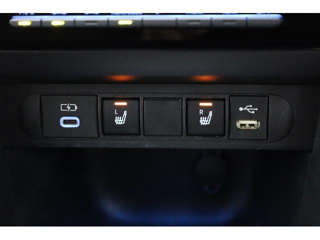 ヤリスクロス ハイブリッドＺ　ユーザー下取車　純正８型ディスプレイ　フルセグＴＶ　全方位カメラ　セーフティセンス　インテリジェントクリアランスソナー　ブラインドスポットモニター　純正１８インチＡＷ　パワーシート　シートヒーター（16枚目）