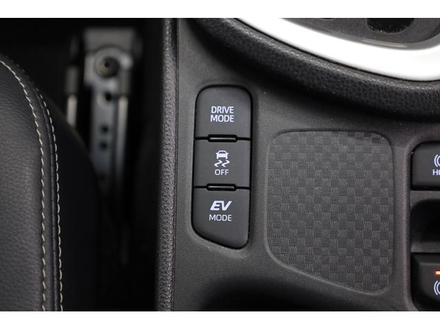 ヤリスクロス ハイブリッドＺ　ユーザー下取車　純正８型ディスプレイ　フルセグＴＶ　全方位カメラ　セーフティセンス　インテリジェントクリアランスソナー　ブラインドスポットモニター　純正１８インチＡＷ　パワーシート　シートヒーター（50枚目）