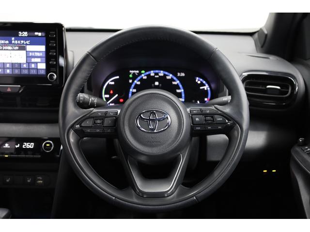ヤリスクロス ハイブリッドＺ　ユーザー下取車　純正８型ディスプレイ　フルセグＴＶ　全方位カメラ　セーフティセンス　インテリジェントクリアランスソナー　ブラインドスポットモニター　純正１８インチＡＷ　パワーシート　シートヒーター（57枚目）