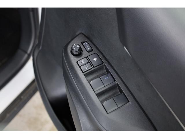 ヤリスクロス ハイブリッドＺ　ユーザー下取車　純正８型ディスプレイ　フルセグＴＶ　全方位カメラ　セーフティセンス　インテリジェントクリアランスソナー　ブラインドスポットモニター　純正１８インチＡＷ　パワーシート　シートヒーター（66枚目）