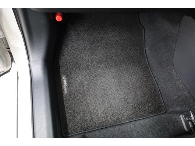 ヤリスクロス ハイブリッドＺ　ユーザー下取車　純正８型ディスプレイ　フルセグＴＶ　全方位カメラ　セーフティセンス　インテリジェントクリアランスソナー　ブラインドスポットモニター　純正１８インチＡＷ　パワーシート　シートヒーター（71枚目）