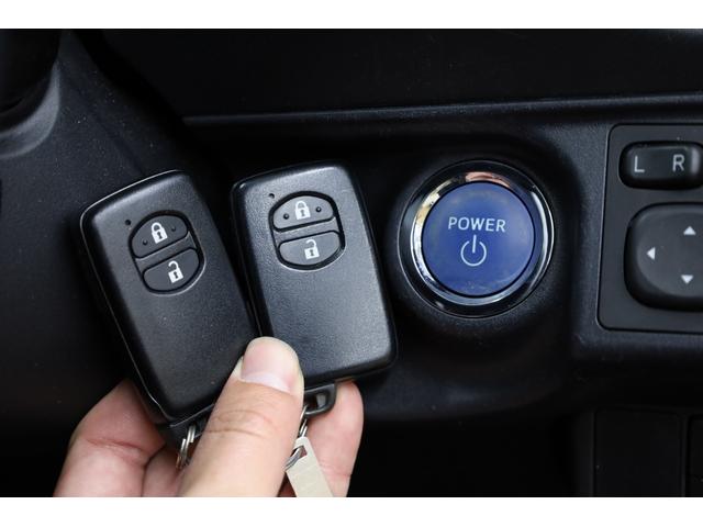 アクア Ｇ　ユーザー下取車　スマートエントリー　セーフティセンス　禁煙車　カロッツェリアメモリーナビ　ＢＴ接続　Ｂカメラ　クルーズコントロール　レーンディパーチャーアラート　ＥＴＣ　オートライト　純正フロアマット（6枚目）