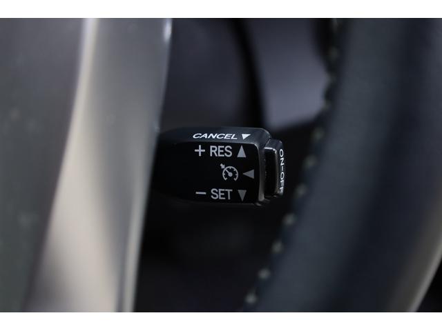 アクア Ｇ　ユーザー下取車　スマートエントリー　セーフティセンス　禁煙車　カロッツェリアメモリーナビ　ＢＴ接続　Ｂカメラ　クルーズコントロール　レーンディパーチャーアラート　ＥＴＣ　オートライト　純正フロアマット（7枚目）