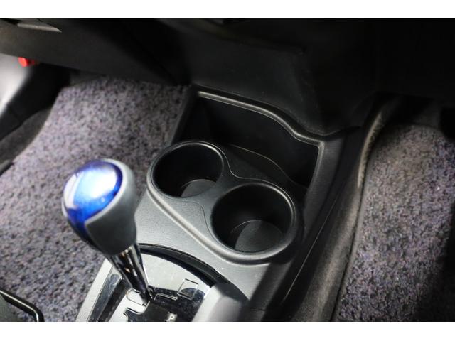 アクア Ｇ　ユーザー下取車　スマートエントリー　セーフティセンス　禁煙車　カロッツェリアメモリーナビ　ＢＴ接続　Ｂカメラ　クルーズコントロール　レーンディパーチャーアラート　ＥＴＣ　オートライト　純正フロアマット（52枚目）