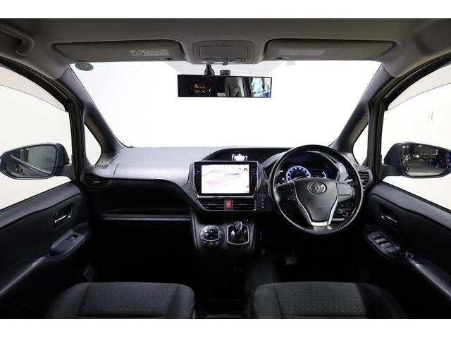 ヴォクシー ハイブリッドＶ　ワンオーナー　アルパイン１０型ＳＤナビ　Ｂカメラ　電動スライドドア　左右独立ＡＡＣ　リヤエアコン　後席サンシェード　シートヒーター　クルーズコントロール　ＥＴＣ　純正１５インチＡＷ　ＬＥＤヘッドライト（4枚目）