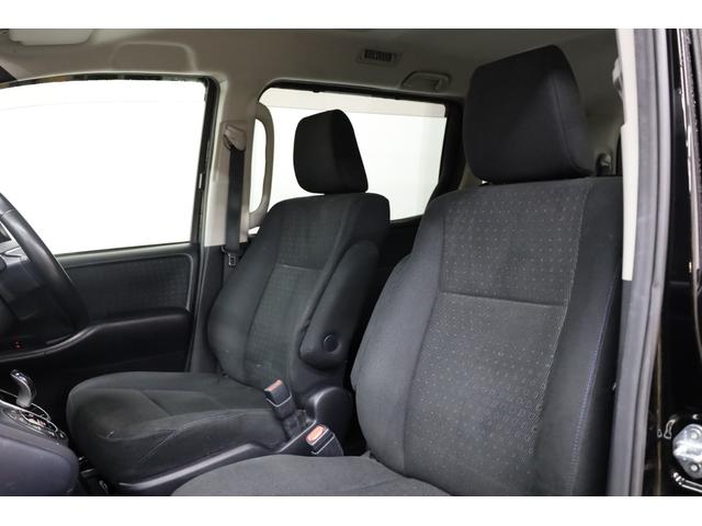 ヴォクシー ハイブリッドＶ　ワンオーナー　アルパイン１０型ＳＤナビ　Ｂカメラ　電動スライドドア　左右独立ＡＡＣ　リヤエアコン　後席サンシェード　シートヒーター　クルーズコントロール　ＥＴＣ　純正１５インチＡＷ　ＬＥＤヘッドライト（41枚目）