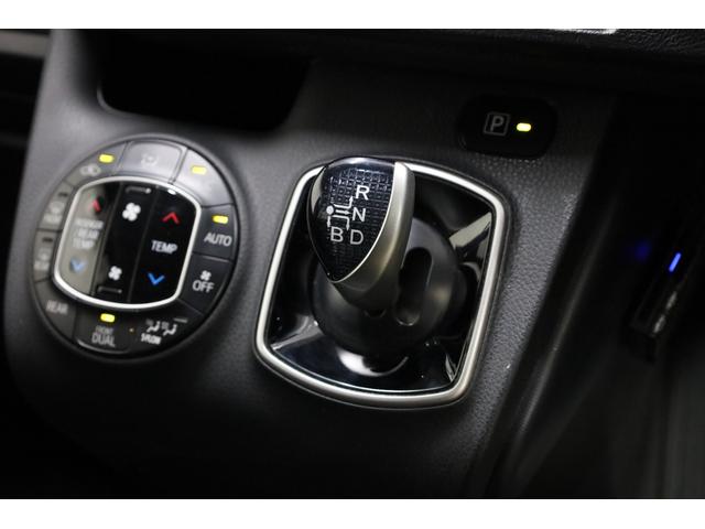 ヴォクシー ハイブリッドＶ　ワンオーナー　アルパイン１０型ＳＤナビ　Ｂカメラ　電動スライドドア　左右独立ＡＡＣ　リヤエアコン　後席サンシェード　シートヒーター　クルーズコントロール　ＥＴＣ　純正１５インチＡＷ　ＬＥＤヘッドライト（52枚目）