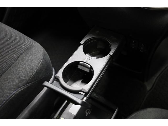ヴォクシー ハイブリッドＶ　ワンオーナー　アルパイン１０型ＳＤナビ　Ｂカメラ　電動スライドドア　左右独立ＡＡＣ　リヤエアコン　後席サンシェード　シートヒーター　クルーズコントロール　ＥＴＣ　純正１５インチＡＷ　ＬＥＤヘッドライト（53枚目）