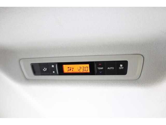 ヴォクシー ハイブリッドＶ　ワンオーナー　アルパイン１０型ＳＤナビ　Ｂカメラ　電動スライドドア　左右独立ＡＡＣ　リヤエアコン　後席サンシェード　シートヒーター　クルーズコントロール　ＥＴＣ　純正１５インチＡＷ　ＬＥＤヘッドライト（74枚目）