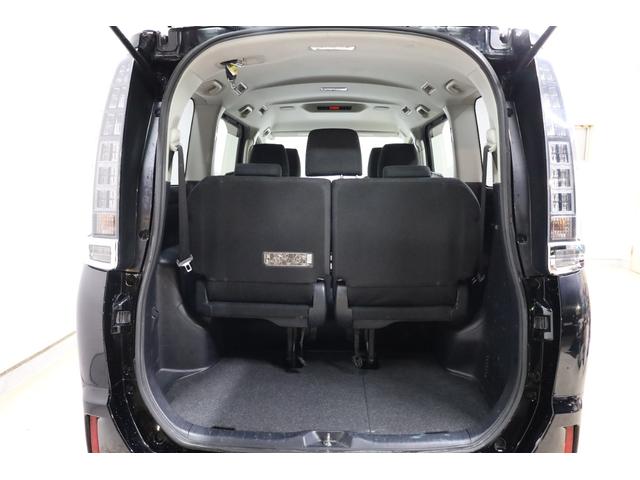 ヴォクシー ハイブリッドＶ　ワンオーナー　アルパイン１０型ＳＤナビ　Ｂカメラ　電動スライドドア　左右独立ＡＡＣ　リヤエアコン　後席サンシェード　シートヒーター　クルーズコントロール　ＥＴＣ　純正１５インチＡＷ　ＬＥＤヘッドライト（76枚目）