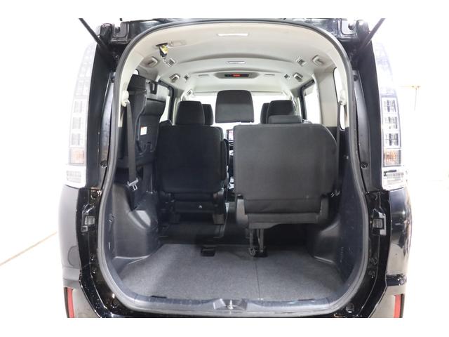 ヴォクシー ハイブリッドＶ　ワンオーナー　アルパイン１０型ＳＤナビ　Ｂカメラ　電動スライドドア　左右独立ＡＡＣ　リヤエアコン　後席サンシェード　シートヒーター　クルーズコントロール　ＥＴＣ　純正１５インチＡＷ　ＬＥＤヘッドライト（77枚目）