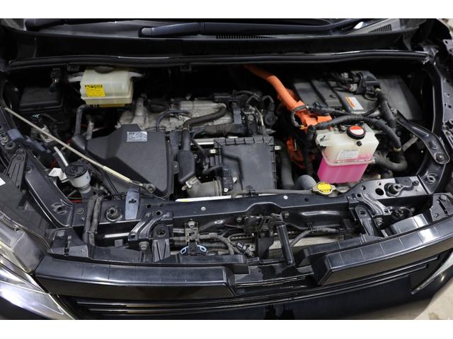 ヴォクシー ハイブリッドＶ　ワンオーナー　アルパイン１０型ＳＤナビ　Ｂカメラ　電動スライドドア　左右独立ＡＡＣ　リヤエアコン　後席サンシェード　シートヒーター　クルーズコントロール　ＥＴＣ　純正１５インチＡＷ　ＬＥＤヘッドライト（79枚目）