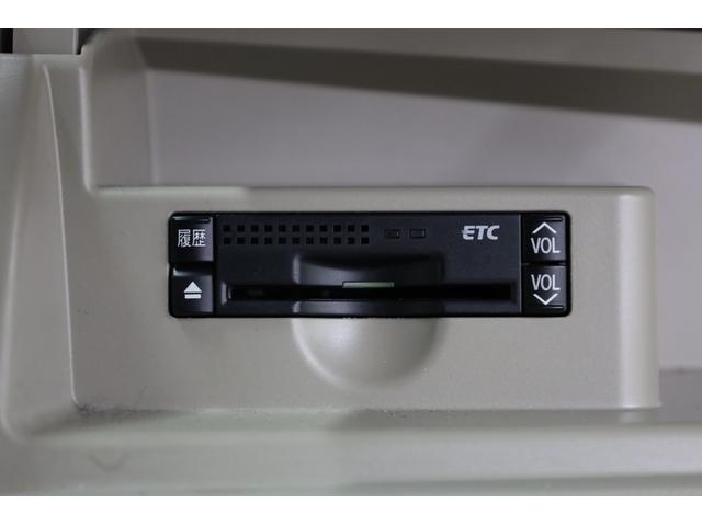 エスティマハイブリッド Gレザーパッケージ 4WD 大型サンルーフ 本革シート 両側電動スライドドア 電動床下格納機能 純正8型ナビ 純正後席モニター 純正17AW 脱着式デッキボード Wエアコン AC1500W オットマン レーダークルーズ(57枚目)