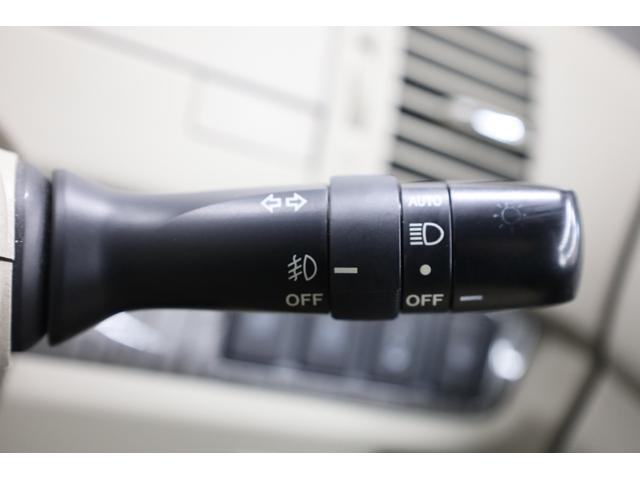 エスティマハイブリッド Gレザーパッケージ 4WD 大型サンルーフ 本革シート 両側電動スライドドア 電動床下格納機能 純正8型ナビ 純正後席モニター 純正17AW 脱着式デッキボード Wエアコン AC1500W オットマン レーダークルーズ(62枚目)