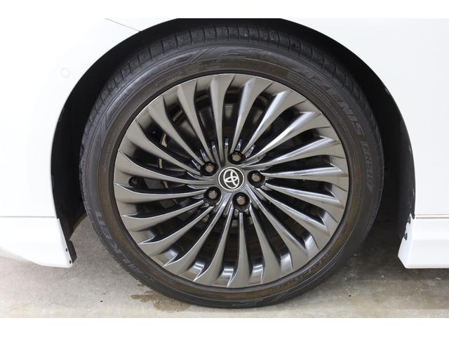 メーカーオプションの純正２０インチアルミホイール（ブラックスパッタリング塗装・ブラックナット付）が装着されておりますので見た目もとてもカッコいいですね！トヨタ・スズキ・ダイハツ・ミツビシ・ニッサン