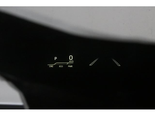 Ｚ系グレードには、ヘッドアップディスプレイも標準装備されております！視線移動を少ないまま各種情報を確認できます。疲労感が軽減されますよ。トヨタ・スズキ・ダイハツ・ミツビシ・ニッサン・マツダ・レクサス