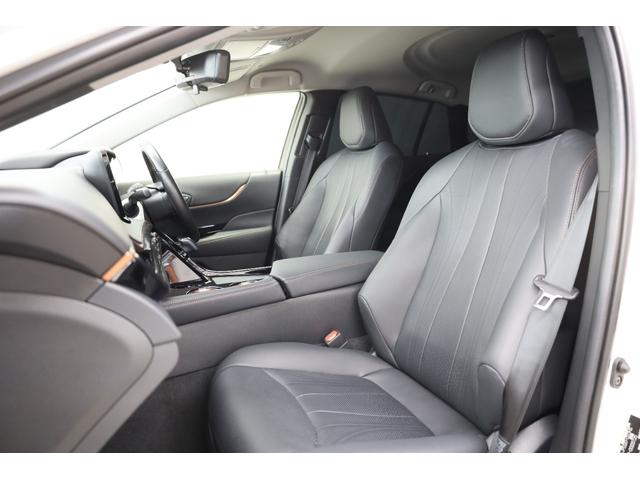 ヘッドレストからシートの肩の部分にかけてのライン、シート表皮の分割の仕方などがとてもカッコいいですね。質感も高いですね。スズキ・ダイハツ・ミツビシ・ニッサン・マツダ・スバル・レクサス・メルセデスベンツ