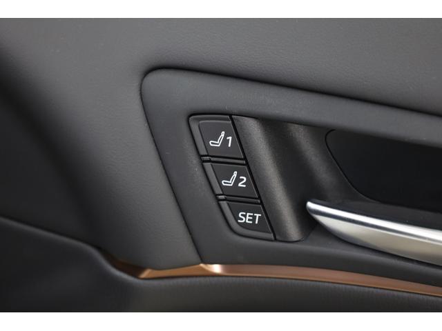 ＰＨＶやＰＨＥＶ車はどちらもガソリンエンジンに加えてモーターとバッテリーを備え、外部から電気を充電できるＨＶ（ハイブリッド）車です。