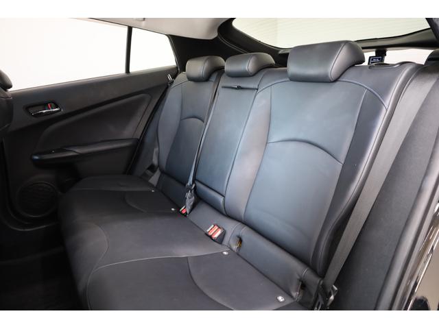 プリウス Ａツーリングセレクション　純正９型ＳＤナビ　ＢＴ接続　Ｂカメラ　セーフティセンス　インテリジェントクリアランスソナー　禁煙車　純正１７インチＡＷ　ブラインドスポットモニター　ＨＵＤ　シートヒーター　置くだけ充電　ＡＣ１５００Ｗ（18枚目）