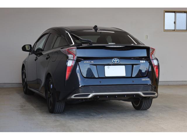 プリウス Ａツーリングセレクション　純正９型ＳＤナビ　ＢＴ接続　Ｂカメラ　セーフティセンス　インテリジェントクリアランスソナー　禁煙車　純正１７インチＡＷ　ブラインドスポットモニター　ＨＵＤ　シートヒーター　置くだけ充電　ＡＣ１５００Ｗ（24枚目）