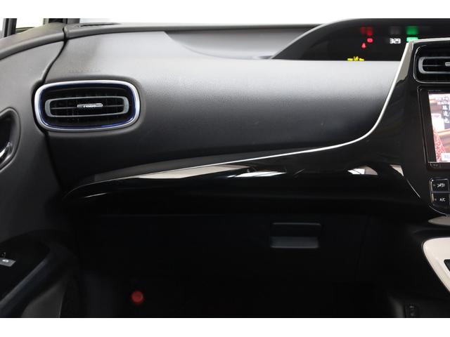 プリウス Ａツーリングセレクション　純正９型ＳＤナビ　ＢＴ接続　Ｂカメラ　セーフティセンス　インテリジェントクリアランスソナー　禁煙車　純正１７インチＡＷ　ブラインドスポットモニター　ＨＵＤ　シートヒーター　置くだけ充電　ＡＣ１５００Ｗ（42枚目）