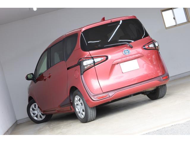 シエンタ ハイブリッドＧ　３列シート　両側電動スライドドア　セーフティセンス　ＬＥＤランプパッケージ　スマートエントリー　シートヒーター　禁煙車　純正ＳＤフルセグナビ　ＢＴ接続　バックカメラ　純正１５インチホイール　盗難防止（11枚目）