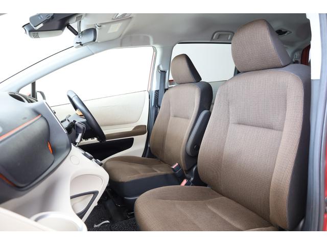 シエンタ ハイブリッドＧ　３列シート　両側電動スライドドア　セーフティセンス　ＬＥＤランプパッケージ　スマートエントリー　シートヒーター　禁煙車　純正ＳＤフルセグナビ　ＢＴ接続　バックカメラ　純正１５インチホイール　盗難防止（16枚目）